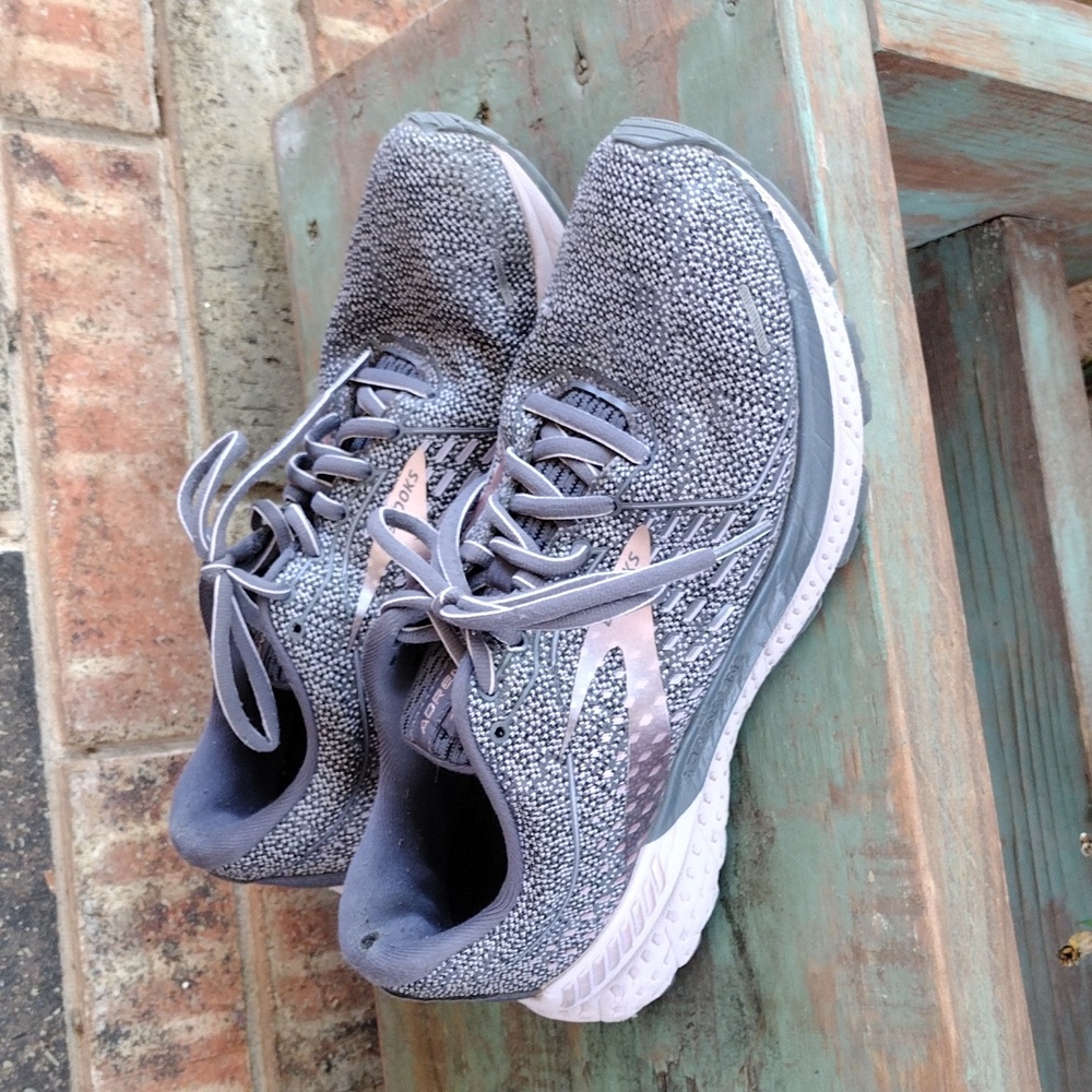 Brooks Running Shoes Women's Size 9.5 Adrenaline gray and light purple